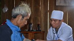  Người thầy thuốc “trong lòng” đồng bào Ca Dong