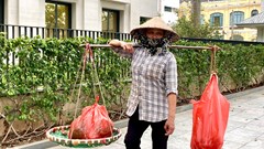 Chuyện những người phụ nữ… không được tặng hoa