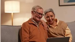 Lợi ích của việc kết hôn cùng người đàn ông hơn bạn nhiều tuổi