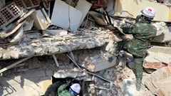  Từ thao trường đến Myanmar