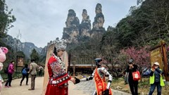 Trung Quốc dùng robot để phát triển du lịch