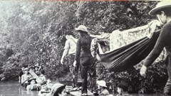 “Chữ ký của chúng tôi đã mang theo máu và hy vọng“