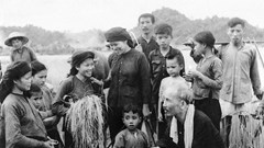 Mãi là ngọn đuốc dẫn đường cho dân tộc