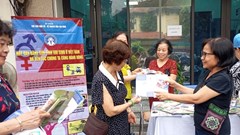 Từ kiểm soát đến “trao quyền sinh sản”