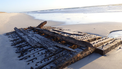 Bí ẩn xác tàu chiến Anh bị chôn vùi tại bãi biển Scotland