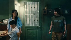 Đối mặt “cú rơi” doanh thu