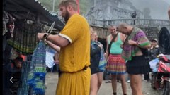 Chấm dứt ngay hiện tượng lệch chuẩn với văn hóa bản địa