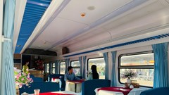 Soi cận cảnh nội thất và tiện nghi tàu du lịch Hà Nội - Đồng Hới