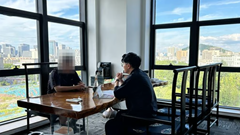 Người trẻ Trung Quốc chi tiền để được… “đi làm giả“