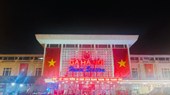 Sân bay và ga tàu tấp nập, bến xe không quá tải