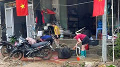 Giữ làn da khỏe mùa mưa lũ