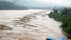 Cảnh báo lũ trên nhiều sông ở miền Bắc và miền Trung dâng cao