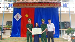  “Tủ sách yêu thương” nơi ngã ba biên giới Bờ Y