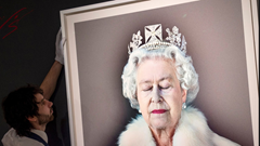 Tranh chấp quyền tác giả quanh loạt chân dung nổi tiếng của Nữ hoàng Elizabeth II