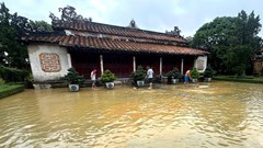 Tích cực khắc phục hậu quả mưa lũ lịch sử tại Huế