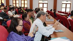 Từ con người và vì con người