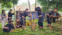 Câu chuyện ngôi làng trăm năm tuổi của người Gia Rai