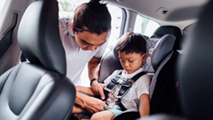 Có nên áp dụng bắt buộc ghế trẻ em cho xe taxi, xe ô tô công nghệ?