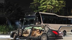 Tranh cãi nguyên nhân vụ va chạm giữa Maybach S600 và xe khách
