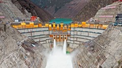 Trung Quốc tăng tốc đầu tư với loạt dự án tỉ USD