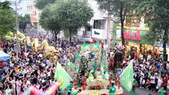  Rộn ràng sắc màu Nguyên tiêu trên mọi miền