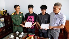  Anh em song sinh viết tiếp truyền thống