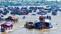  Sôi động lễ hội Tống phong trên sông nước Cần Thơ