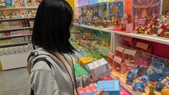 Giới trẻ trong vòng xoáy “FOMO”