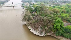  “Bảo tàng văn học” hơn 700 năm trên Dục Thúy Sơn