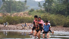 Nếu có cầu, đường đến trường sẽ an toàn