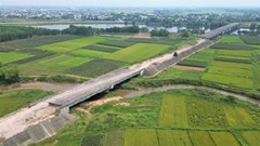  Những nhịp cầu chưa thể nối đôi bờ dân sinh