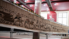 Tấm thảm Bayeux lần đầu được trưng bày toàn bộ tại London