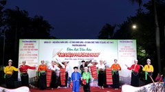 “Vừa chạy vừa xếp hàng”