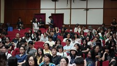 Lịch sử cần một cách kể mới