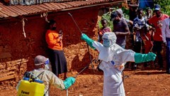 Quốc tế nỗ lực ngăn chặn dịch Ebola