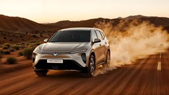 Hơn 600 người đặt mua VinFast Green mỗi giờ: Xe điện trở thành lựa chọn của mọi nhà