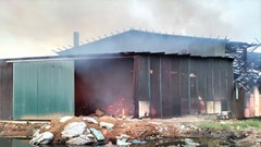 Hỏa hoạn tại xưởng tái chế ở Văn Lâm: 5 công nhân nguy kịch