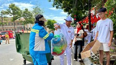 Hà Nội đồng loạt ra quân làm sạch môi trường, rực rỡ cờ hoa đón Tết Độc lập