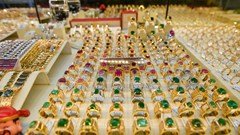 Giá vàng hôm nay 17.10: Vàng lập kỷ lục bốn phiên liền, chênh lệch SJC - quốc tế gần 10 triệu đồng