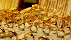 Giá vàng hôm nay 21.10: Ngược dòng tăng mạnh, vượt mốc 4.300 USD/ounce