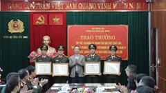 NXBGDVN khen thưởng Công an tỉnh Bắc Ninh vì thành tích triệt phá đường dây sản xuất, tiêu thụ sách giáo khoa giả
