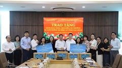 NXBGDVN hỗ trợ ngành Giáo dục Cao Bằng khắc phục hậu quả bão lũ