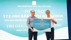 Nhà xuất bản Giáo dục Việt Nam hỗ trợ khẩn cấp sách giáo khoa cho học sinh Khánh Hòa sau lũ