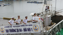 TP.HCM: Lá phiếu theo tàu ra khơi ở nơi bầu cử sớm nhất cả nước