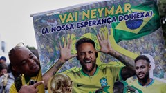 Neymar, cái bóng Messi và canh bạc của Brazil