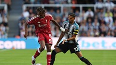 Szoboszlai ghi bàn phút bù giờ, Liverpool thoát thua Newcastle