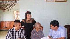 Trao hơn 900 triệu đồng tiền phụng dưỡng cho các Mẹ Việt Nam Anh hùng