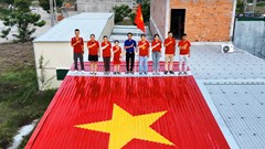 Biến mái nhà thành lá cờ Tổ quốc của chàng trai Quảng Ngãi