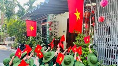 Rực rỡ các tuyến đường cờ Tổ quốc ở Quảng Ngãi
