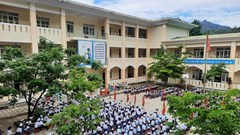 Niềm vui năm học mới ở vùng cao Quảng Ngãi